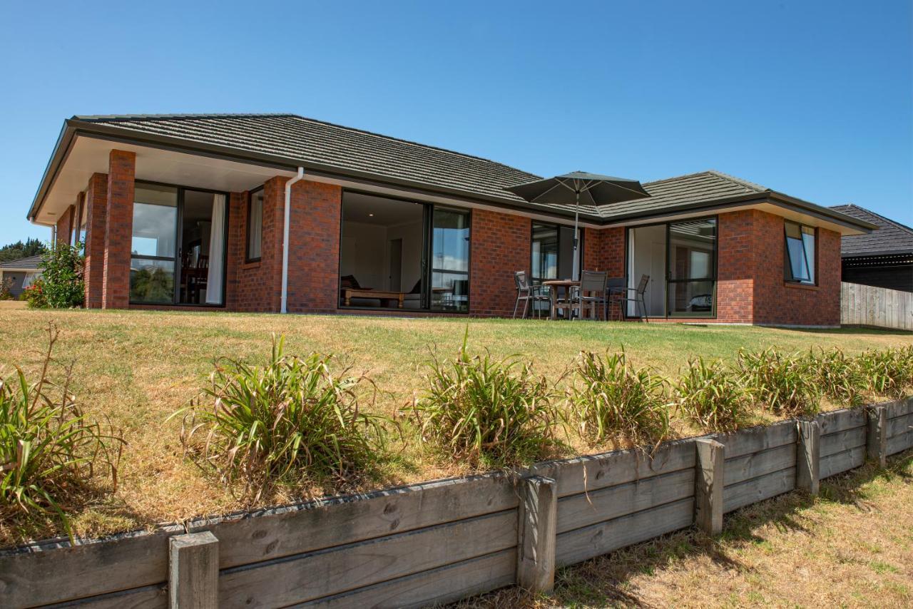 The Waterfront Ruakaka - Ruakaka Holiday Home Exterior foto